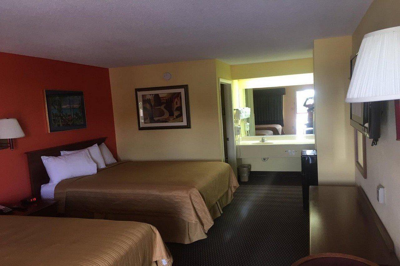 Budget Inn & Suites Hawkinsville Exterior photo